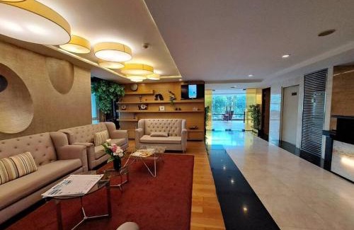 Asoke Apartment | Modern 1 Bedroom Retreat in Sukhumvit CBD, Near BTS