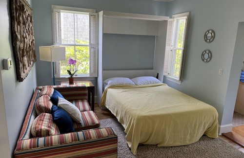 Stonington House | Elegant 1-Bedroom Oasis Steps from the Water, Rated 10/10