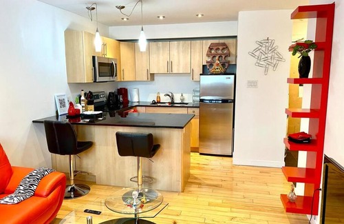 Winnipeg Apartment | Cozy 1 Bedroom Retreat in Vibrant Osborne Village