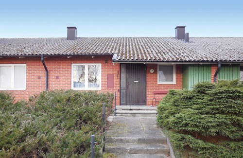 Kivik Apartment | Charming Oceanfront Apartment on a Quiet Street, Rated 10/10
