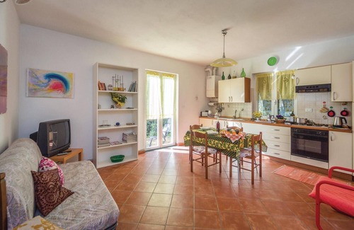 Facciu House | Cozy 1 Bedroom Accommodation with Oceanfront Views