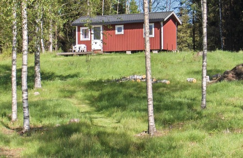 Tanum O House | Secluded Forest Cottage with Lake View and Spa Amenities