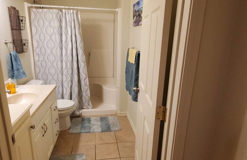 Gainesville House | 1 bedroom near Gainesville city center and Winstar casino.