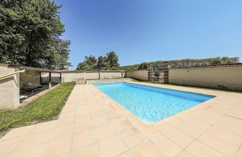 Ocquerre Apartment | Relax in a Cozy Vacation Home at Château de la Trousse