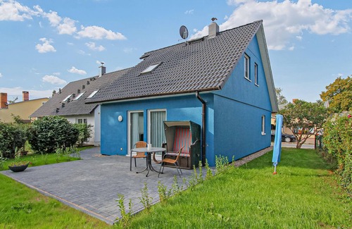 Warthe Apartment | Cozy 1 Bedroom Retreat in Warthe with Spa & Breakfast