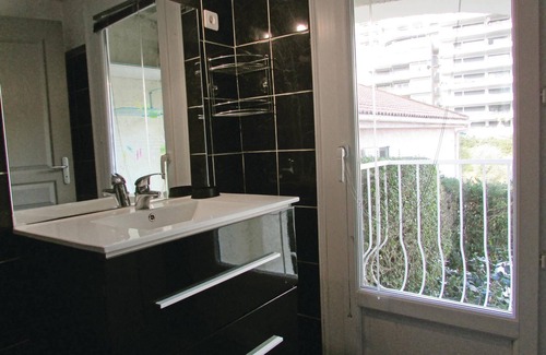 Bastia Apartment | Inviting Oceanfront Apartment with Spa and Breakfast