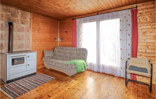 Muehlen House | Welcoming Home in Neumarkt with Family-Friendly Kitchen