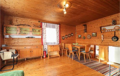 Muehlen House | Welcoming Home in Neumarkt with Family-Friendly Kitchen