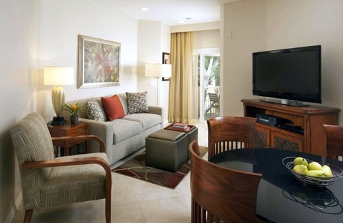 North Scottsdale Resort | Unforgettable Stay at Sheraton Desert Oasis with Full Amenities