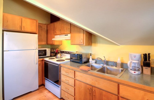 Friday Harbor Condo | Family-Friendly 1 Bedroom Steps From Friday Harbor Ferry