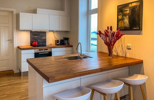 Alesund Apartment | Cozy Ålesund Apartment with Ocean View and Spa Amenities