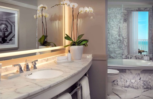 Connors Hotel | Elegant 1-Bedroom Suite with Ocean View & Pool Access