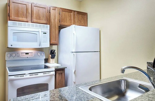 Williamsburg Condo | Inviting 1 Bedroom Suite Condo with Kitchen in Williamsburg