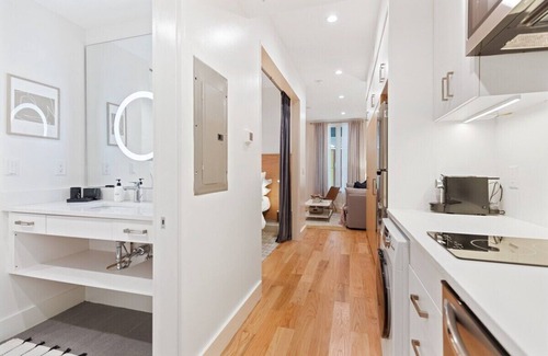 Cannonborough Elliotborough Apartment | Comfortable 1-Bedroom Stay with Parking Near Rainbow Row