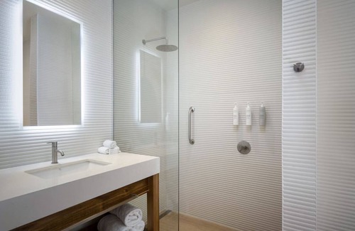 La Romana Hotel | 1 Bedroom Suite w/Ocean View Balcony, Outdoor Pool, Beach Access & Free Parking