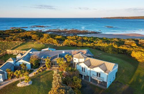 Smiths Beach Apartment | Ocean View Retreat: Guest Rated 8.4/10 for Relaxation