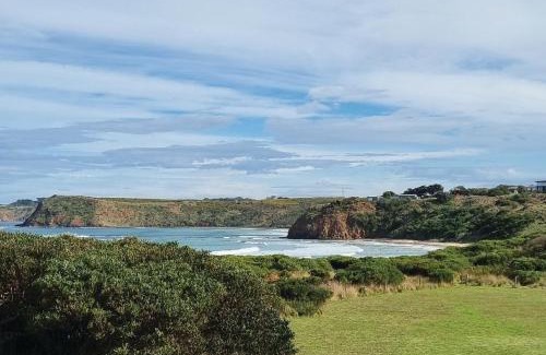Smiths Beach Apartment | Ocean View Retreat: Guest Rated 8.4/10 for Relaxation
