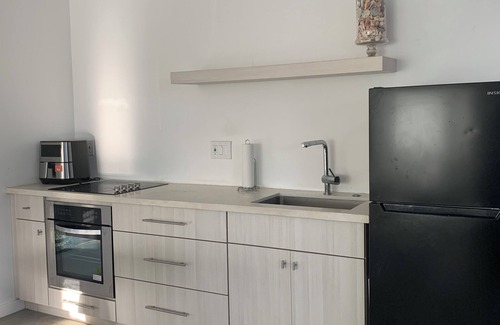 Altadena House | Discover LA CASITA: Pet-Friendly Retreat with Cozy Amenities
