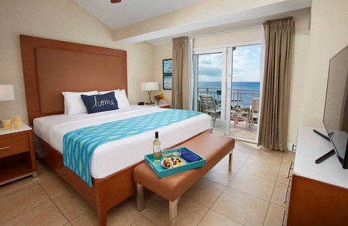 Aruba Resort | Beachfront 1 Bedroom Villa at Divi Phoenix Resort