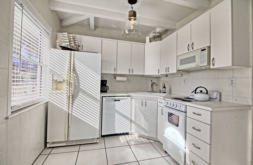 St. Pete Beach Condo | Oceanfront 1 Bedroom with Balcony Overlooking Pool
