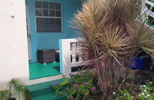 Merlin Bay Apartment | Cozy West Coast Apartment with Ocean View & Private Beach