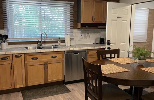 Hickory House | Serene 1 Bedroom Apartment with Ocean View & Spa Amenities