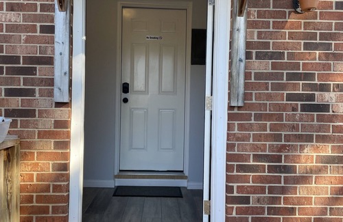 Hickory House | Serene 1 Bedroom Apartment with Ocean View & Spa Amenities