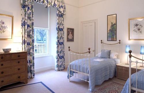 Bonnington House | Family-Friendly 1 Bellevue Terrace with Outstanding Reviews