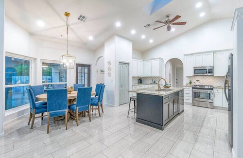 Paradise Valley Ranchos Apartment | Top Family-Friendly Retreat with Pool and Spa Amenities