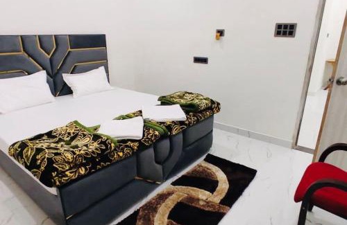 Varanasi Apartment | Cozy 1bhk at Kanti Villa - Perfect for Families & Pets
