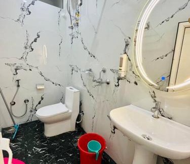 Varanasi Apartment | Cozy 1bhk at Kanti Villa - Perfect for Families & Pets