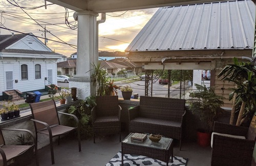 Fairgrounds Apartment | Prime Location Just Steps from Jazz Fest Entrance!