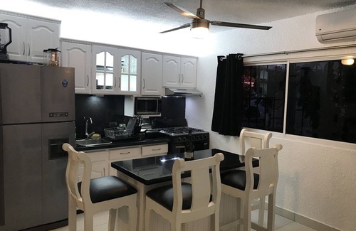 Costambar Condo | Beachside Retreat: Guest Rated 9.8 with Pool & Ocean Views