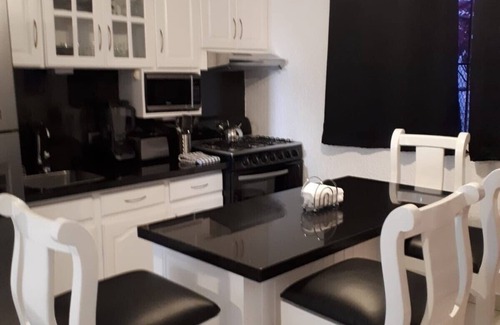 Costambar Condo | Beachside Retreat: Guest Rated 9.8 with Pool & Ocean Views