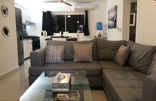 Costambar Condo | Beachside Retreat: Guest Rated 9.8 with Pool & Ocean Views
