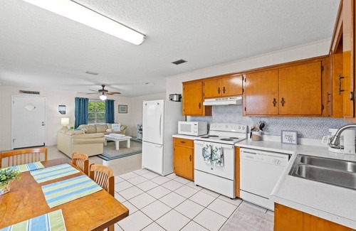 Laguna Beach House | Beachside Getaway: Pet-Friendly Cottage with Ocean View