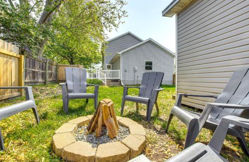 Oskaloosa House | 1 Block to Dtwn Oskaloosa Family Home with Deck!