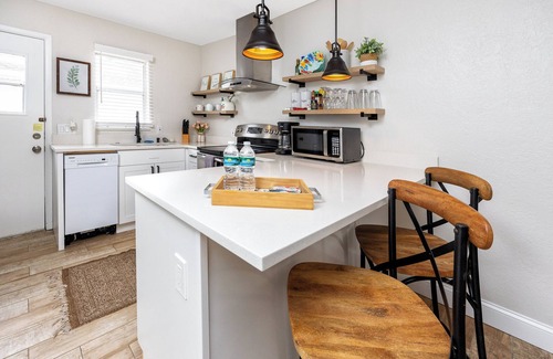 New Port Richey House | Convenient Stay Near Downtown with Oceanfront Views