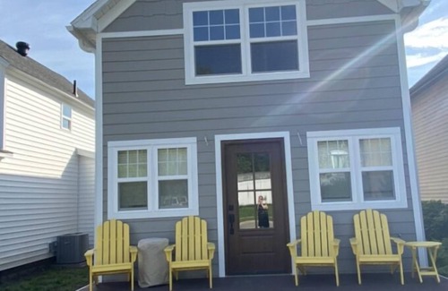 Clear Lake House | Ideal Stay Steps from Lake & Surf Ballroom - 10/10 Rated