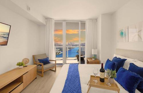 Hallandale Beach Apartment | 1 BR Apartment Modern Resort Balcony & Gym
