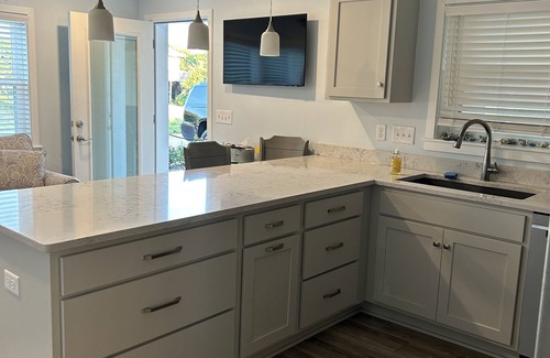 Emerald Isle Apartment | Ocean View 1 BR Apartment with Breakfast & Pet-Friendly Access