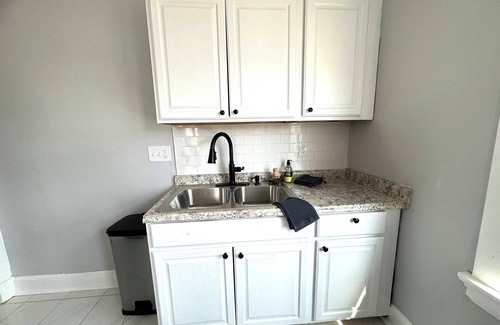 Westwood Apartment | 1-BR Cincinnati Retreat | Perfect for Relaxation
