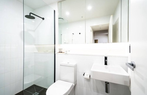 South Brisbane Hotel | 1 BR City View Service Apt . South Brisbane