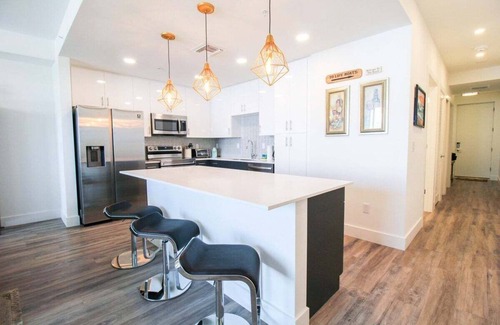 North Trail Condo | Relaxing Retreat with Pool, Steps from Beach in Sarasota