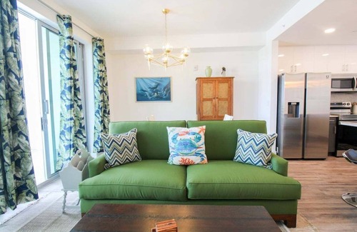 North Trail Condo | Relaxing Retreat with Pool, Steps from Beach in Sarasota