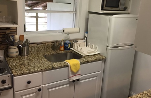 East Beach House | 1 BR East Beach Bungalow