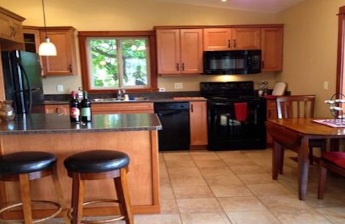 Okanagan-Similkameen House | Idyllic 1 BR Guest House with Pool and Vineyard Views