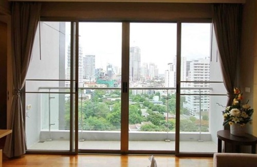 Asoke Apartment | Panoramic View Retreat with Pool in Vibrant Bangkok