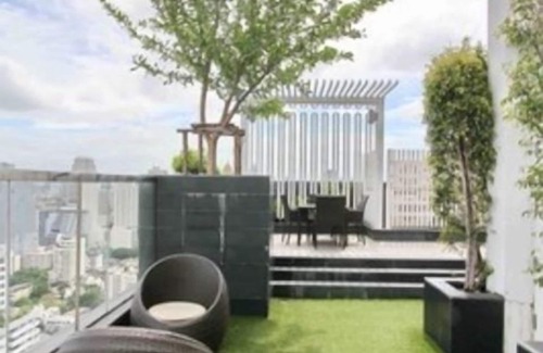 Asoke Apartment | Panoramic View Retreat with Pool in Vibrant Bangkok