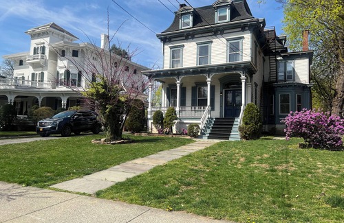 Poughkeepsie Apartment | Cozy Victorian Apartment in Prime City Location - Sleeps 4